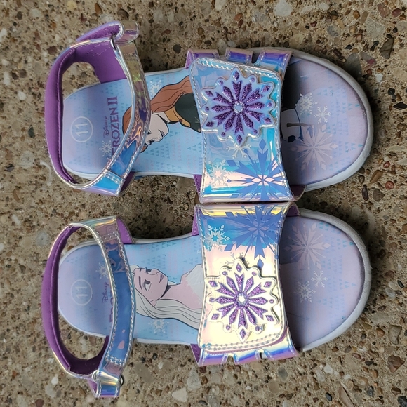 Disney Frozen II Iridsecent Sandals Anna Elsa Toddler Girls 11 - Picture 2 of 8